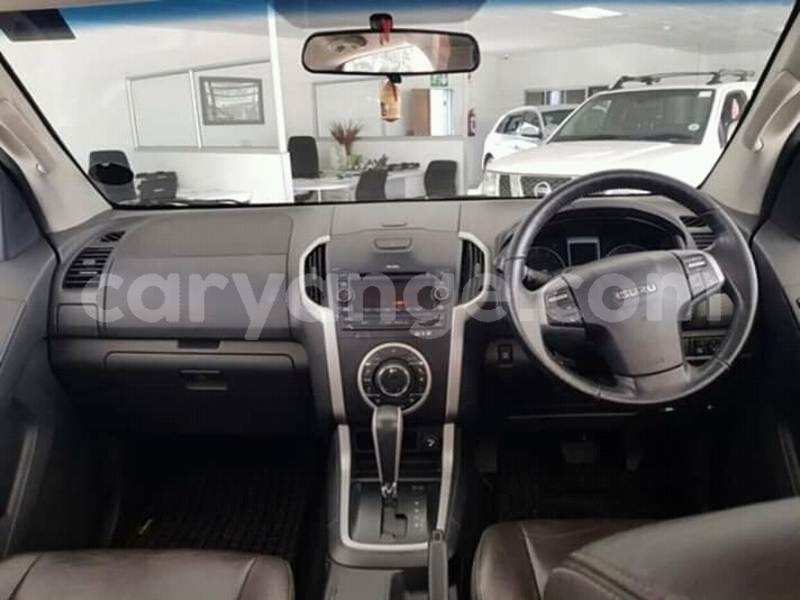 Big with watermark fb img 15597409593013309