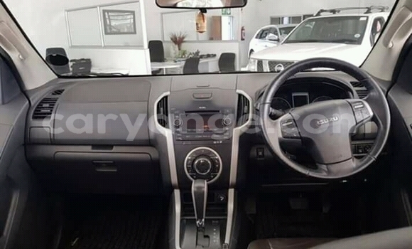 Acheter Occasion Voiture Isuzu KB Bleu à Windhoek, Namibie Acheter Occasion Voiture Isuzu KB Bleu à Windhoek, Namibie