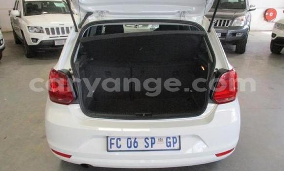 Acheter Occasion Voiture Volkswagen Polo Blanc à Windhoek, Namibie Acheter Occasion Voiture Volkswagen Polo Blanc à Windhoek, Namibie