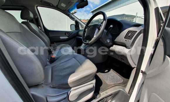 Buy Used Hyundai H1 White Car in Gobabis in Omaheke Buy Used Hyundai H1 White Car in Gobabis in Omaheke