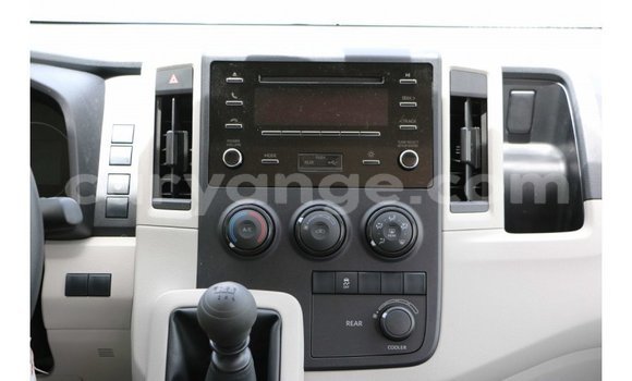 Acheter Import Voiture Toyota 4Runner Blanc à Import - Dubai, Namibie Acheter Import Voiture Toyota 4Runner Blanc à Import - Dubai, Namibie