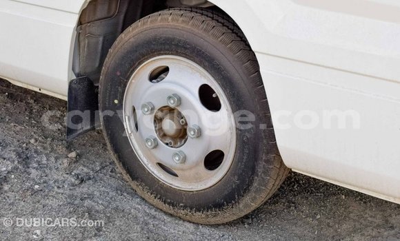 Acheter Import Voiture Toyota Coaster Blanc à Import - Dubai, Namibie Acheter Import Voiture Toyota Coaster Blanc à Import - Dubai, Namibie