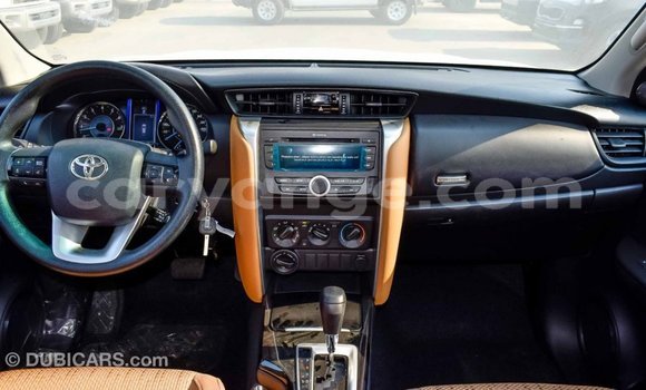 Acheter Import Voiture Toyota Fortuner Autre à Import - Dubai, Namibie Acheter Import Voiture Toyota Fortuner Autre à Import - Dubai, Namibie