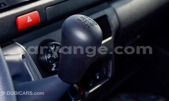 Acheter Import Voiture Toyota 4Runner Blanc à Import - Dubai, Namibie Acheter Import Voiture Toyota 4Runner Blanc à Import - Dubai, Namibie