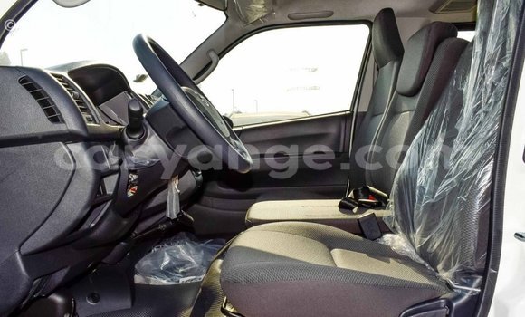 Acheter Import Voiture Toyota 4Runner Blanc à Import - Dubai, Namibie Acheter Import Voiture Toyota 4Runner Blanc à Import - Dubai, Namibie