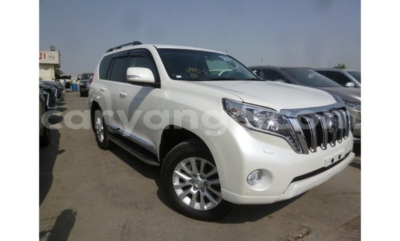 Acheter Import Voiture Toyota Prado Blanc à Import - Dubai, Namibie Acheter Import Voiture Toyota Prado Blanc à Import - Dubai, Namibie