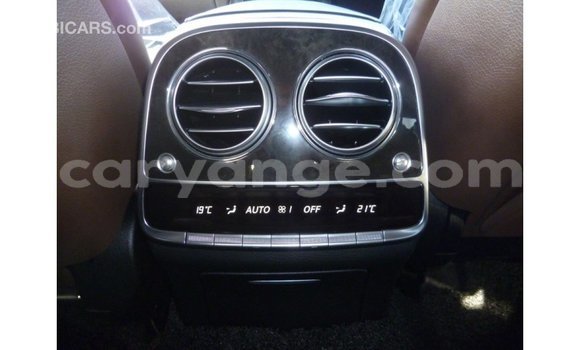 Acheter Import Voiture Mercedes-Benz 190 Blanc à Import - Dubai, Namibie Acheter Import Voiture Mercedes-Benz 190 Blanc à Import - Dubai, Namibie