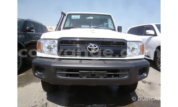 Acheter Import Voiture Toyota Land Cruiser Blanc à Import - Dubai, Namibie Acheter Import Voiture Toyota Land Cruiser Blanc à Import - Dubai, Namibie
