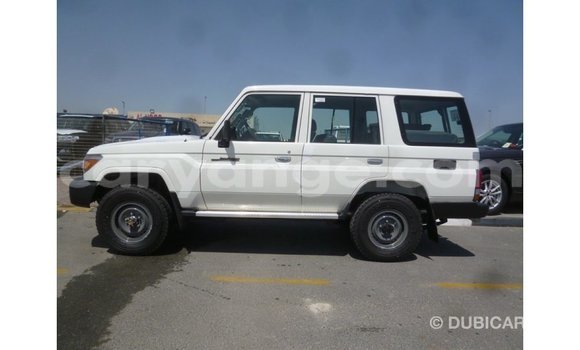 Acheter Import Voiture Toyota Land Cruiser Blanc à Import - Dubai, Namibie Acheter Import Voiture Toyota Land Cruiser Blanc à Import - Dubai, Namibie
