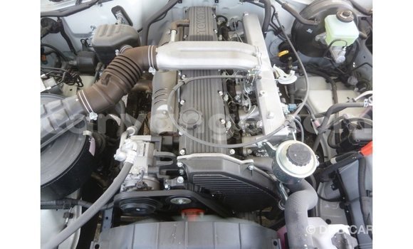 Acheter Import Voiture Toyota Land Cruiser Blanc à Import - Dubai, Namibie Acheter Import Voiture Toyota Land Cruiser Blanc à Import - Dubai, Namibie