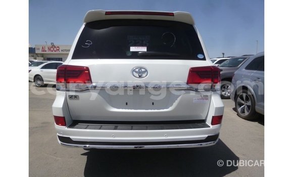 Acheter Import Voiture Toyota Land Cruiser Blanc à Import - Dubai, Namibie Acheter Import Voiture Toyota Land Cruiser Blanc à Import - Dubai, Namibie