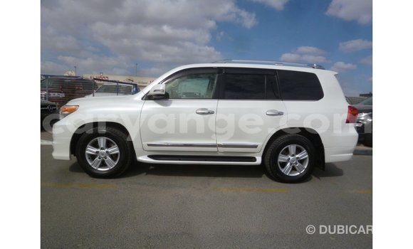 Acheter Import Voiture Toyota Land Cruiser Blanc à Import - Dubai, Namibie Acheter Import Voiture Toyota Land Cruiser Blanc à Import - Dubai, Namibie