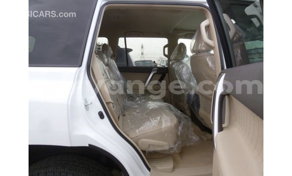 Acheter Import Voiture Toyota Prado Blanc à Import - Dubai, Namibie Acheter Import Voiture Toyota Prado Blanc à Import - Dubai, Namibie