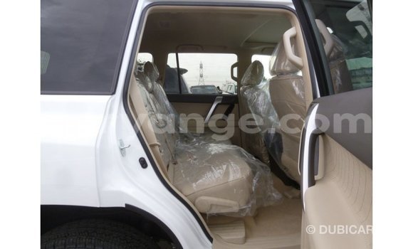 Acheter Import Voiture Toyota Prado Blanc à Import - Dubai, Namibie Acheter Import Voiture Toyota Prado Blanc à Import - Dubai, Namibie