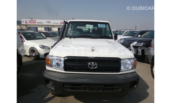 Acheter Import Voiture Toyota Land Cruiser Blanc à Import - Dubai, Namibie Acheter Import Voiture Toyota Land Cruiser Blanc à Import - Dubai, Namibie