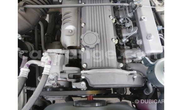 Acheter Import Voiture Toyota Land Cruiser Blanc à Import - Dubai, Namibie Acheter Import Voiture Toyota Land Cruiser Blanc à Import - Dubai, Namibie