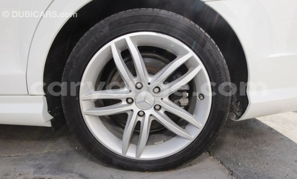 Acheter Import Voiture Mercedes-Benz 200 Blanc à Import - Dubai, Namibie Acheter Import Voiture Mercedes-Benz 200 Blanc à Import - Dubai, Namibie