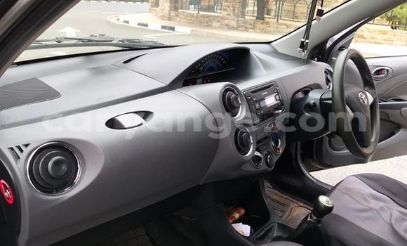 Acheter Occasion Voiture Toyota Etios Noir à Windhoek, Namibie Acheter Occasion Voiture Toyota Etios Noir à Windhoek, Namibie