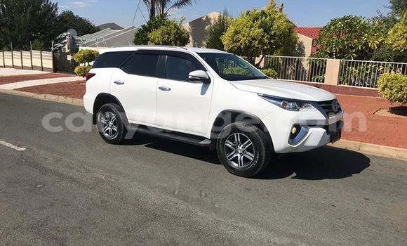 Acheter Occasion Voiture Toyota Fortuner Blanc à Windhoek, Namibie Acheter Occasion Voiture Toyota Fortuner Blanc à Windhoek, Namibie