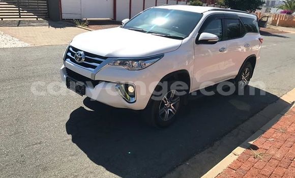 Acheter Occasion Voiture Toyota Fortuner Blanc à Windhoek, Namibie Acheter Occasion Voiture Toyota Fortuner Blanc à Windhoek, Namibie