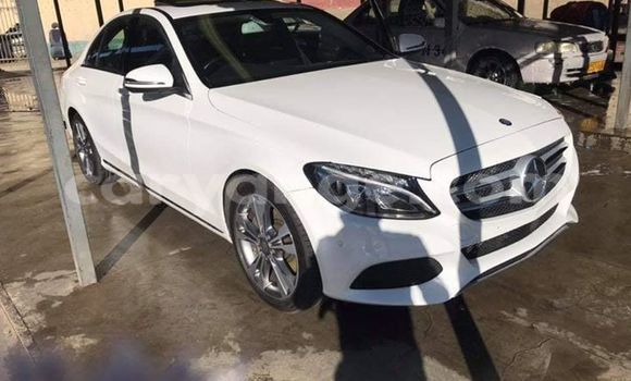 Acheter Occasion Voiture Mercedes-Benz C–Class Blanc à Windhoek, Namibie Acheter Occasion Voiture Mercedes-Benz C–Class Blanc à Windhoek, Namibie