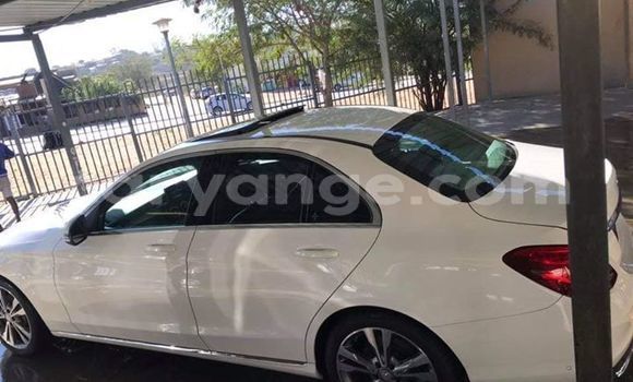 Acheter Occasion Voiture Mercedes-Benz C–Class Blanc à Windhoek, Namibie Acheter Occasion Voiture Mercedes-Benz C–Class Blanc à Windhoek, Namibie