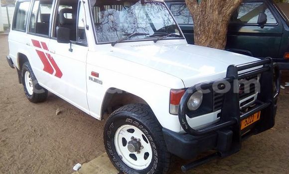 Buy Used Mitsubishi Pajero White Car in Windhoek in Namibia