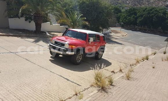 Acheter Occasion Voiture Toyota FJ Cruiser Rouge à Windhoek, Namibie Acheter Occasion Voiture Toyota FJ Cruiser Rouge à Windhoek, Namibie