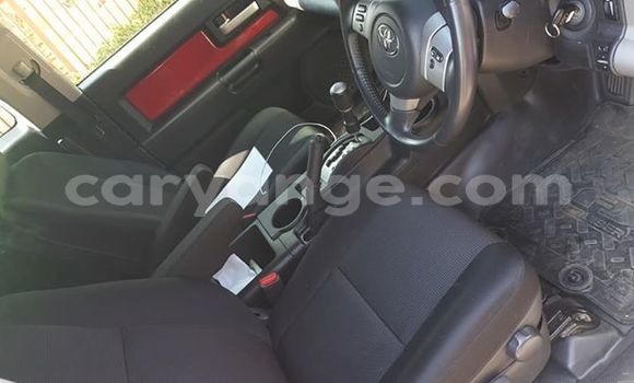 Acheter Occasion Voiture Toyota FJ Cruiser Rouge à Windhoek, Namibie Acheter Occasion Voiture Toyota FJ Cruiser Rouge à Windhoek, Namibie