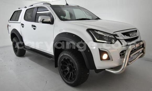 Acheter Occasion Voiture Isuzu KB Blanc à Grootfontein, Namibie Acheter Occasion Voiture Isuzu KB Blanc à Grootfontein, Namibie