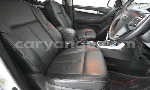 Acheter Occasion Voiture Isuzu KB Blanc à Grootfontein, Namibie Acheter Occasion Voiture Isuzu KB Blanc à Grootfontein, Namibie