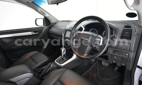 Acheter Occasion Voiture Isuzu KB Blanc à Grootfontein, Namibie Acheter Occasion Voiture Isuzu KB Blanc à Grootfontein, Namibie