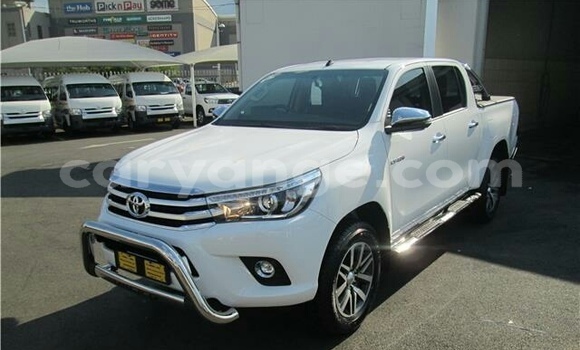 Buy Used Toyota Hilux White Car in Walvis Bay in Namibia Buy Used Toyota Hilux White Car in Walvis Bay in Namibia