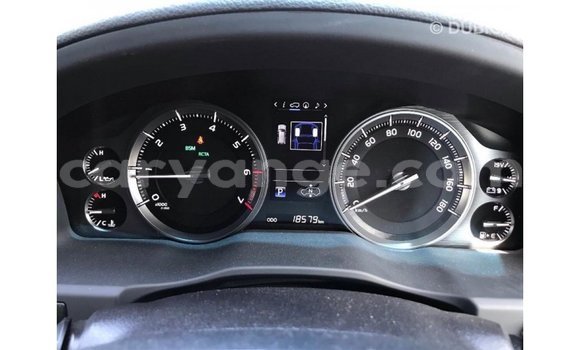 Acheter Import Voiture Toyota Land Cruiser Blanc à Import - Dubai, Namibie Acheter Import Voiture Toyota Land Cruiser Blanc à Import - Dubai, Namibie