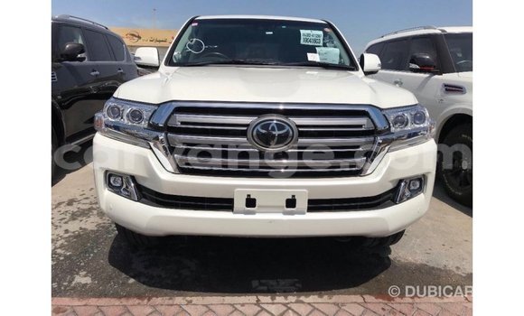 Acheter Import Voiture Toyota Land Cruiser Blanc à Import - Dubai, Namibie Acheter Import Voiture Toyota Land Cruiser Blanc à Import - Dubai, Namibie