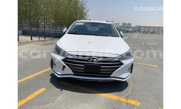 Acheter Import Voiture Hyundai Elantra Blanc à Import - Dubai, Namibie Acheter Import Voiture Hyundai Elantra Blanc à Import - Dubai, Namibie