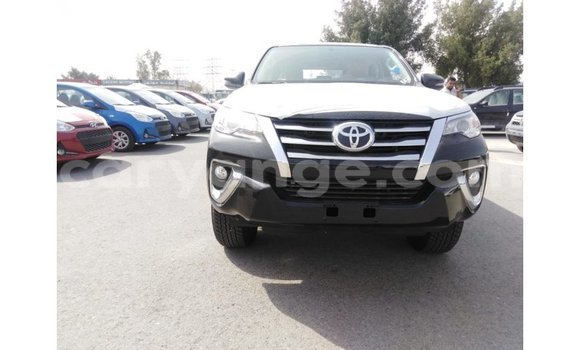 Acheter Import Voiture Toyota Fortuner Noir à Import - Dubai, Namibie Acheter Import Voiture Toyota Fortuner Noir à Import - Dubai, Namibie