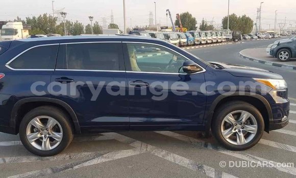 Acheter Import Voiture Toyota Highlander Bleu à Import - Dubai, Namibie Acheter Import Voiture Toyota Highlander Bleu à Import - Dubai, Namibie