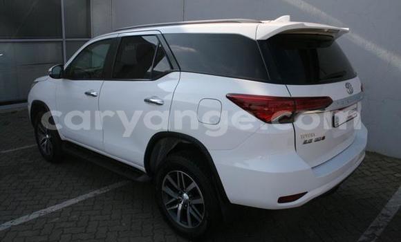 Buy Used Toyota Fortuner White Car in Gobabis in Omaheke Buy Used Toyota Fortuner White Car in Gobabis in Omaheke