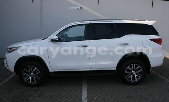 Buy Used Toyota Fortuner White Car in Gobabis in Omaheke Buy Used Toyota Fortuner White Car in Gobabis in Omaheke