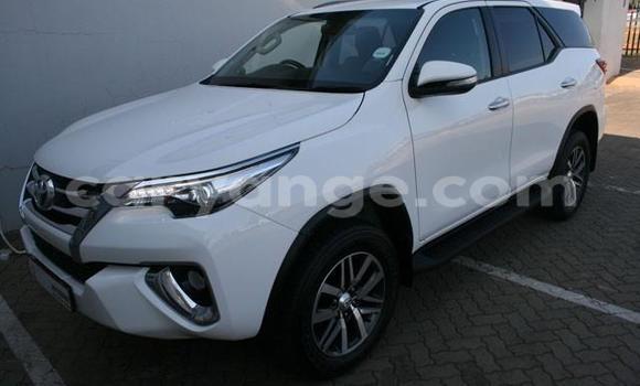 Buy Used Toyota Fortuner White Car in Gobabis in Omaheke Buy Used Toyota Fortuner White Car in Gobabis in Omaheke