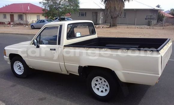 Buy Used Toyota Hilux White Car in Windhoek in Namibia Buy Used Toyota Hilux White Car in Windhoek in Namibia