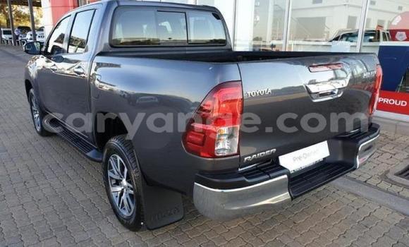 Buy Used Toyota Hilux Silver Car in Gobabis in Omaheke Buy Used Toyota Hilux Silver Car in Gobabis in Omaheke