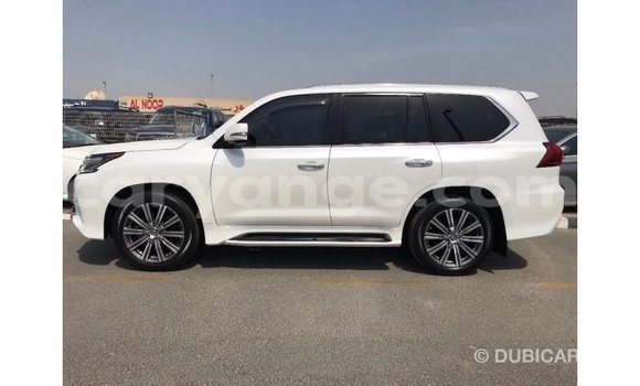 Acheter Import Voiture Lexus LX Blanc à Import - Dubai, Namibie Acheter Import Voiture Lexus LX Blanc à Import - Dubai, Namibie
