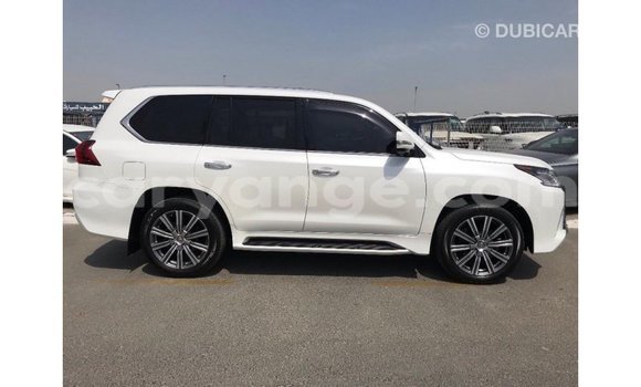Acheter Import Voiture Lexus LX Blanc à Import - Dubai, Namibie Acheter Import Voiture Lexus LX Blanc à Import - Dubai, Namibie