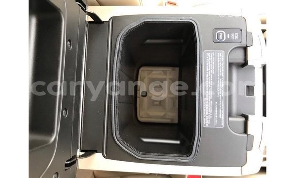 Acheter Import Voiture Toyota Land Cruiser Noir à Import - Dubai, Namibie Acheter Import Voiture Toyota Land Cruiser Noir à Import - Dubai, Namibie