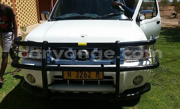 Acheter Occasion Voiture Nissan Hardbody Blanc à Windhoek, Namibie Acheter Occasion Voiture Nissan Hardbody Blanc à Windhoek, Namibie