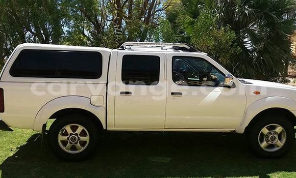 Acheter Occasion Voiture Nissan Hardbody Blanc à Windhoek, Namibie Acheter Occasion Voiture Nissan Hardbody Blanc à Windhoek, Namibie