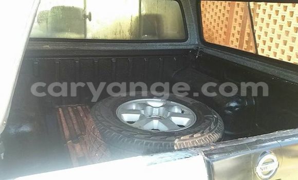 Acheter Occasion Voiture Nissan Hardbody Blanc à Windhoek, Namibie Acheter Occasion Voiture Nissan Hardbody Blanc à Windhoek, Namibie