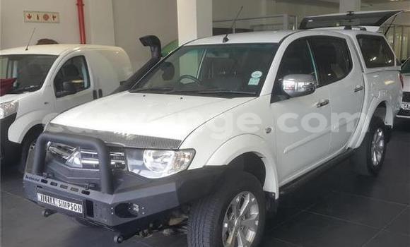Acheter Occasion Voiture Mitsubishi Triton Autre à Katima Mulilo, Caprivi Acheter Occasion Voiture Mitsubishi Triton Autre à Katima Mulilo, Caprivi